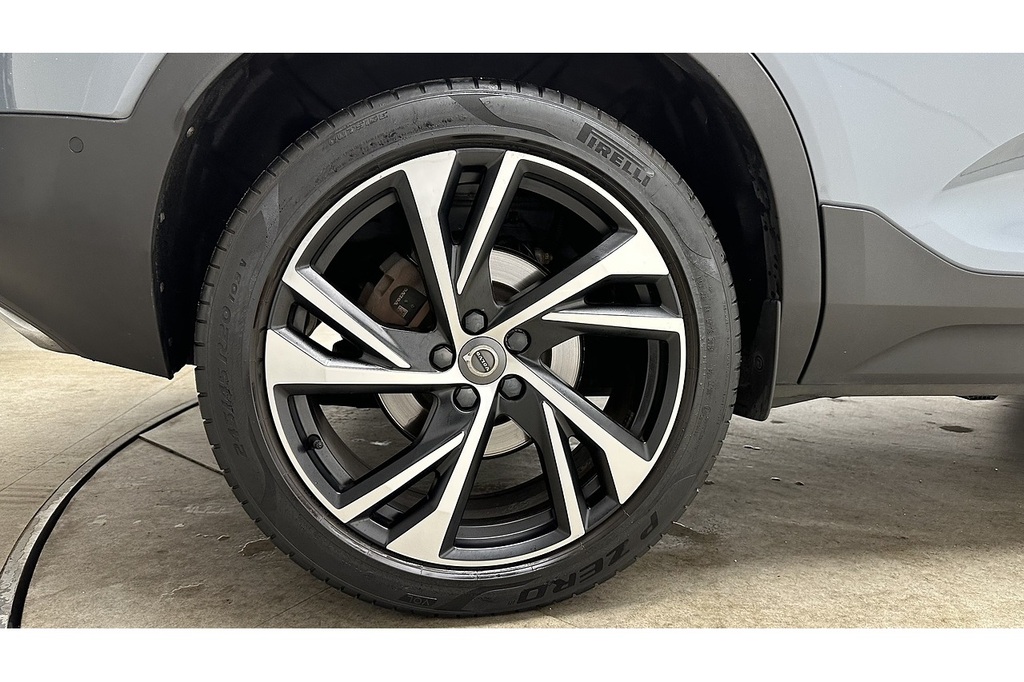 Volvo XC40 R-design Pro D3 White #14