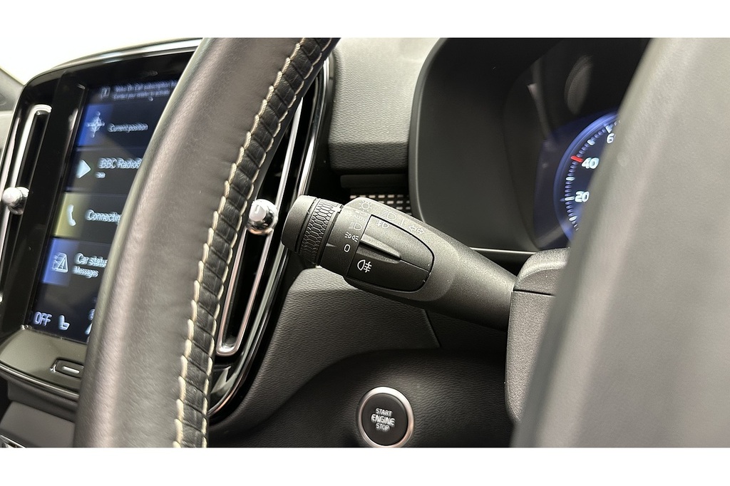 Volvo XC40 R-design Pro D3 White #34