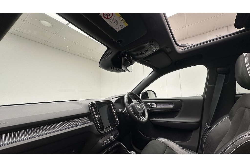 Volvo XC40 R-design Pro D3 White #19