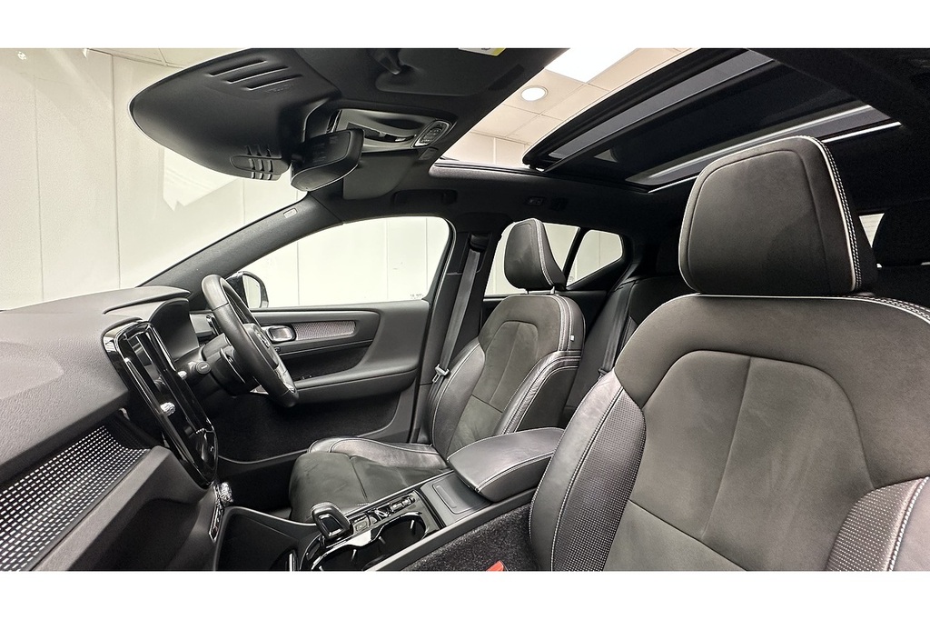 Volvo XC40 R-design Pro D3 White #20