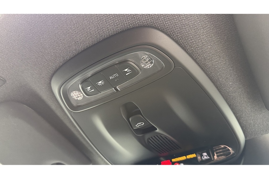Volvo XC40 R-design Pro D3 White #45