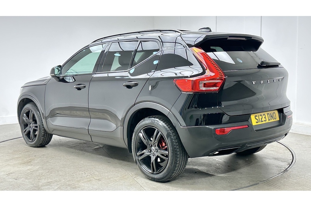Volvo XC40 T3 R-design Black #5