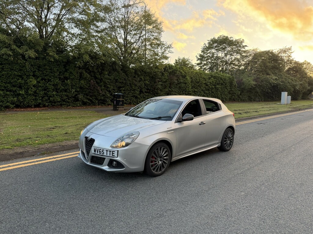 Alfa Romeo Giulietta Hatchback Black #13