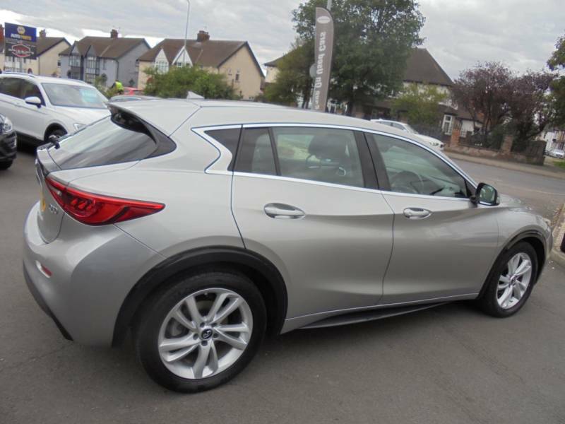 Infiniti Q30 1.5D Business Executive - 2017 67 Silver #6