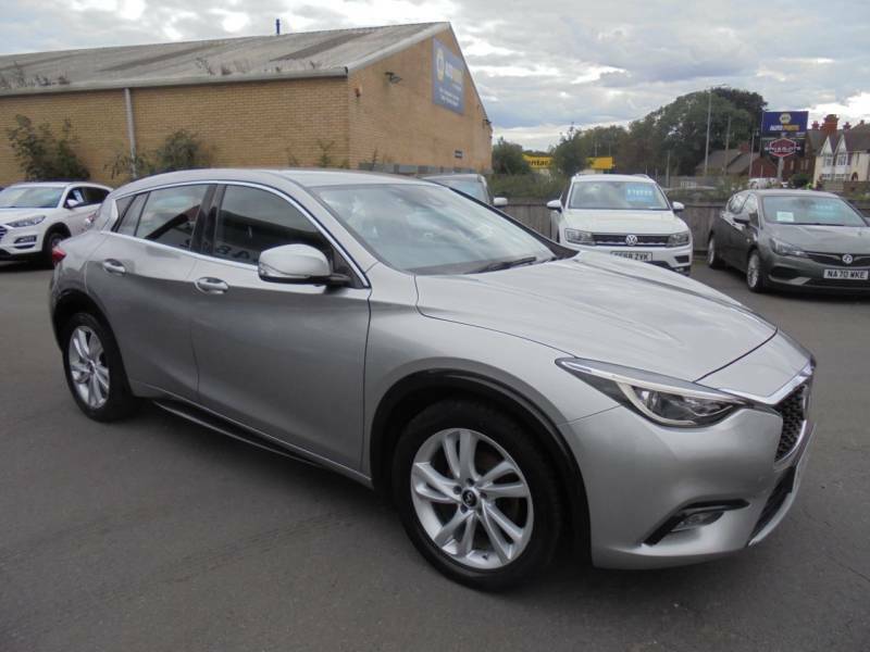 Infiniti Q30 1.5D Business Executive - 2017 67 Silver #5