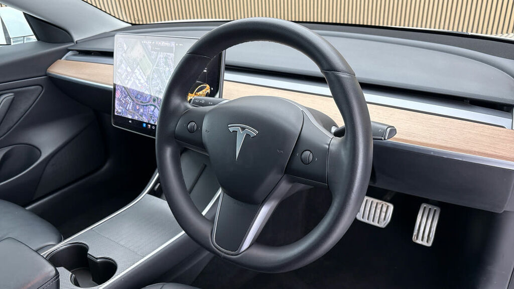 Tesla Model 3 Dual Motor Performance Saloon YC20HZT White #5