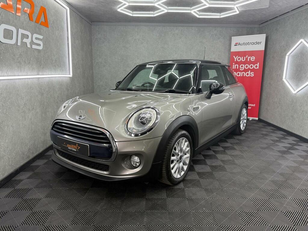 Mini Hatch 1.5 Cooper - Dealer Demo 1 Private Owner White #6