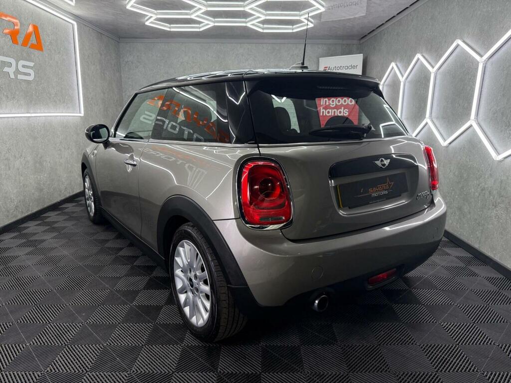 Mini Hatch 1.5 Cooper - Dealer Demo 1 Private Owner White #10
