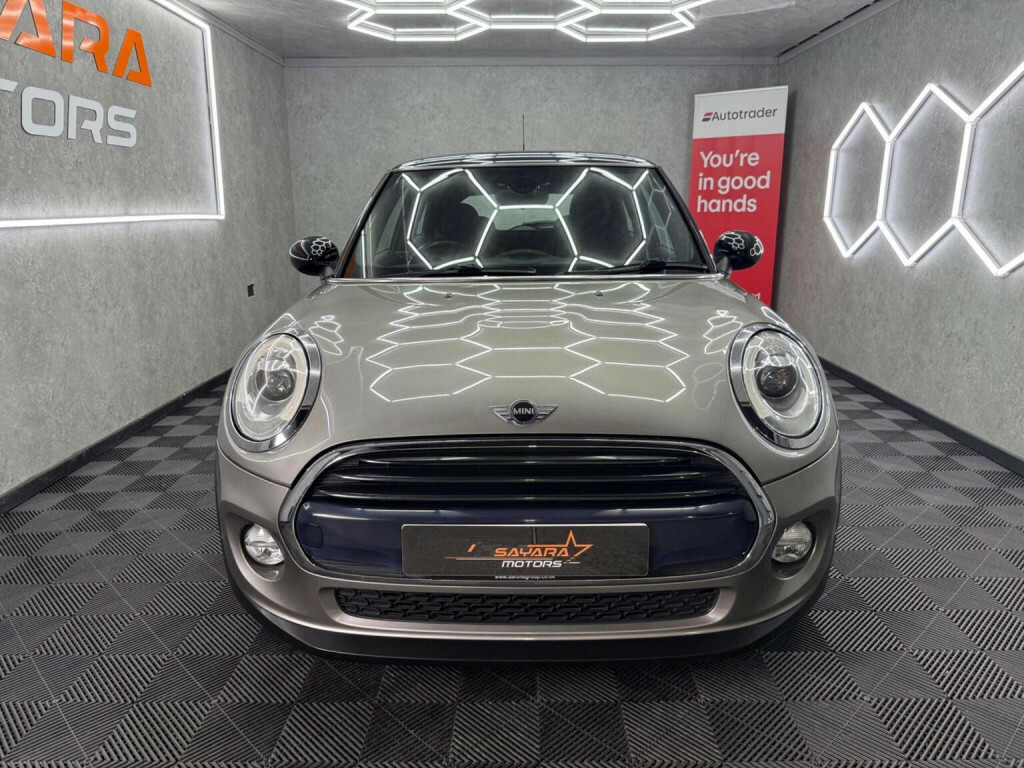 Mini Hatch 1.5 Cooper - Dealer Demo 1 Private Owner White #31