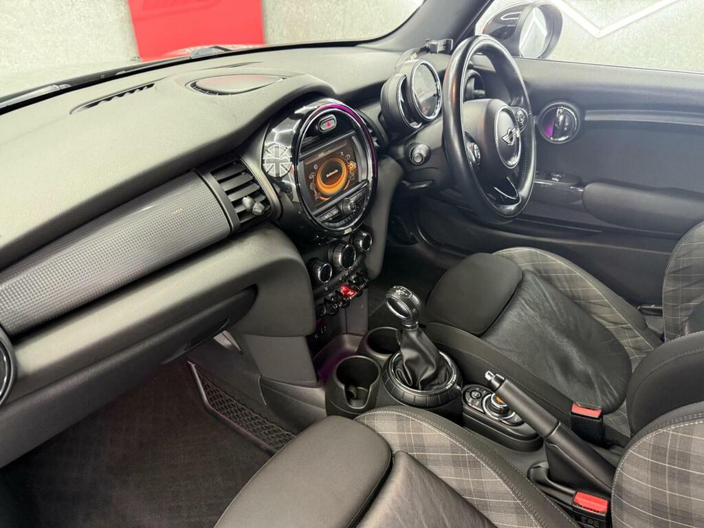 Mini Hatch 1.5 Cooper - Dealer Demo 1 Private Owner White #20