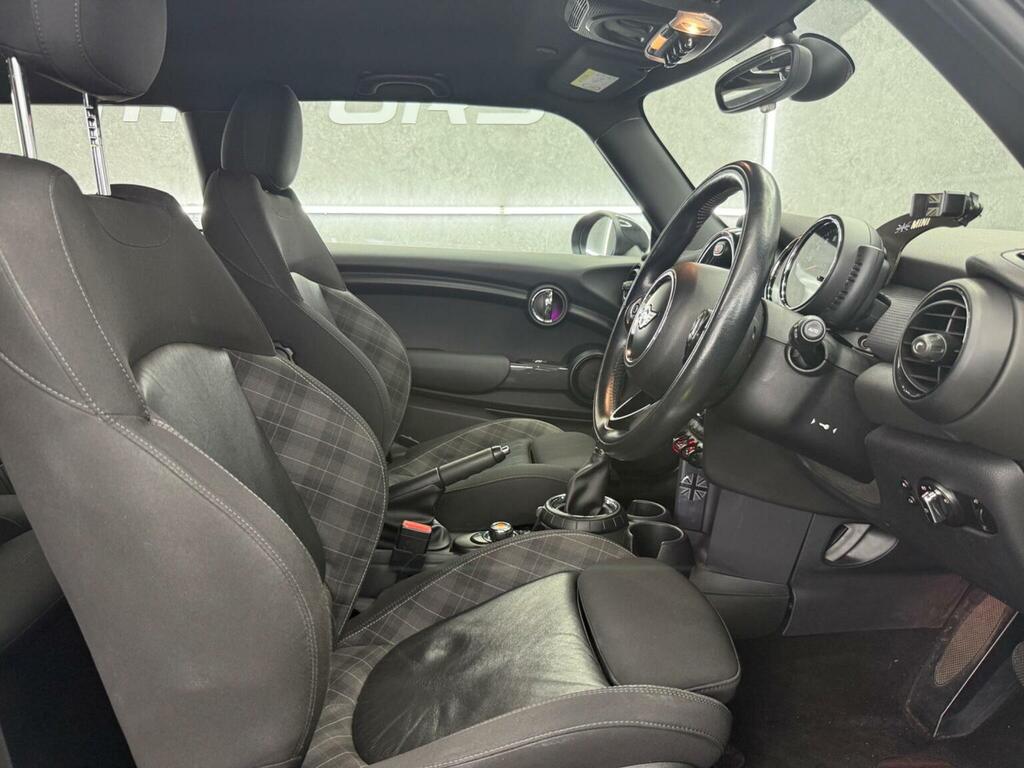 Mini Hatch 1.5 Cooper - Dealer Demo 1 Private Owner White #17