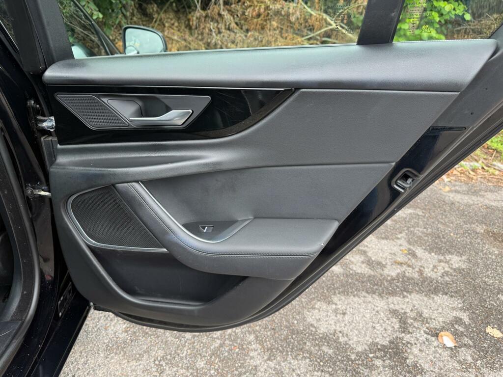 Jaguar XE 2.0D 180 R Sport Silver #47