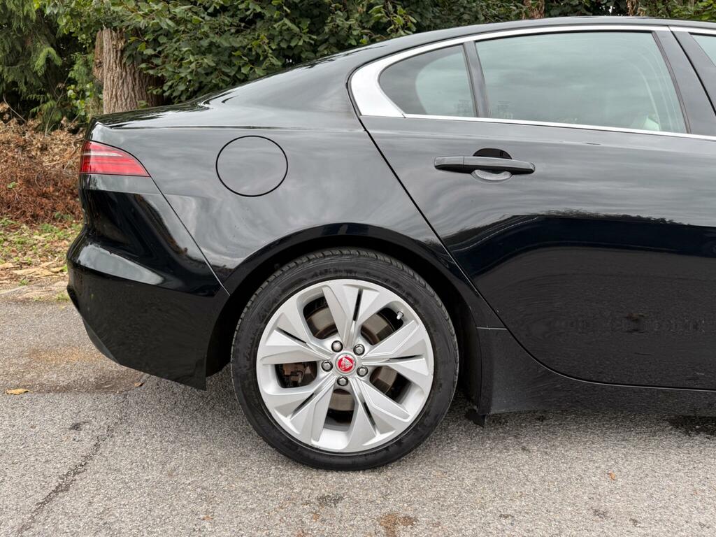 Jaguar XE 2.0D 180 R Sport Silver #124