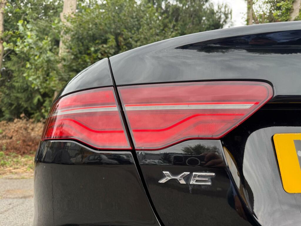 Jaguar XE 2.0D 180 R Sport Silver #239