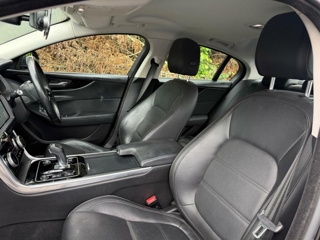 Jaguar XE 2.0D 180 R Sport Silver #289