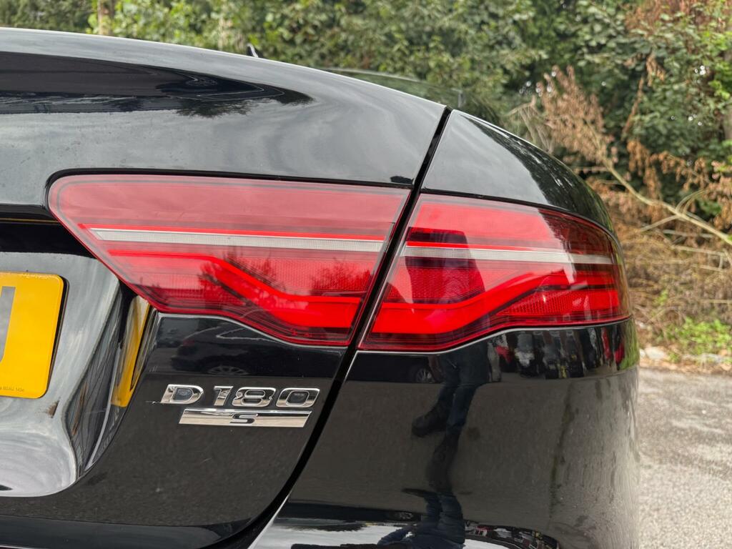 Jaguar XE 2.0D 180 R Sport Silver #231