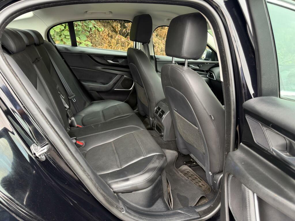 Jaguar XE 2.0D 180 R Sport Silver #188