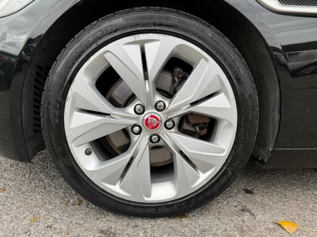 Jaguar XE 2.0D 180 R Sport Silver #128