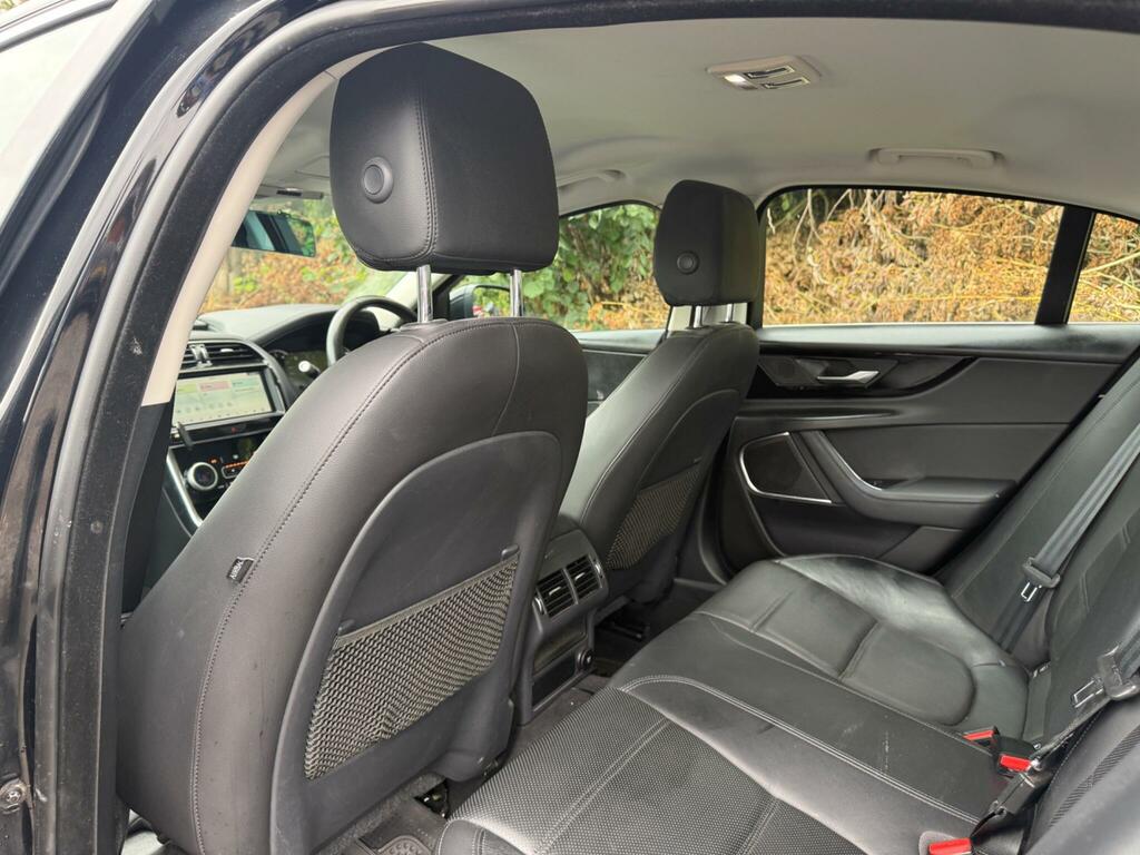 Jaguar XE 2.0D 180 R Sport Silver #41