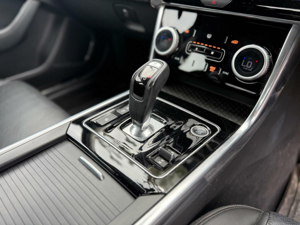 Jaguar XE 2.0D 180 R Sport Silver #258