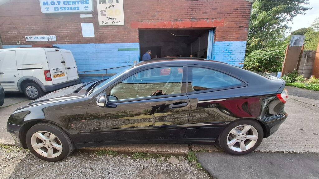 Mercedes-Benz C Class Se Black #6