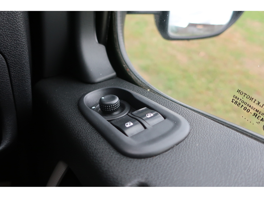 Renault Master Mm35 Energy Dci 135 Business Medium Roof Van Grey #20