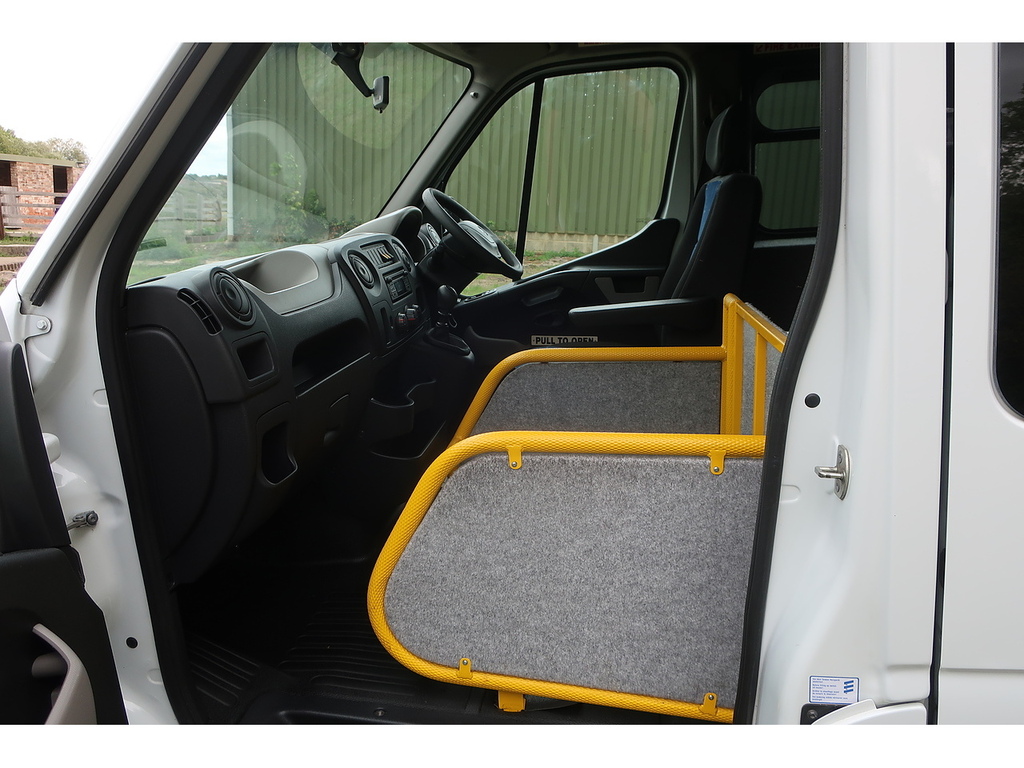 Renault Master Mm35 Energy Dci 135 Business Medium Roof Van Grey #7