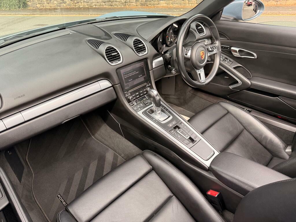 Porsche 718 Boxster 718 Boxster Gts White #27