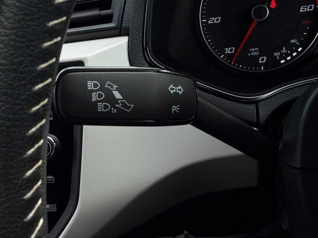 Seat Arona Se Red #30