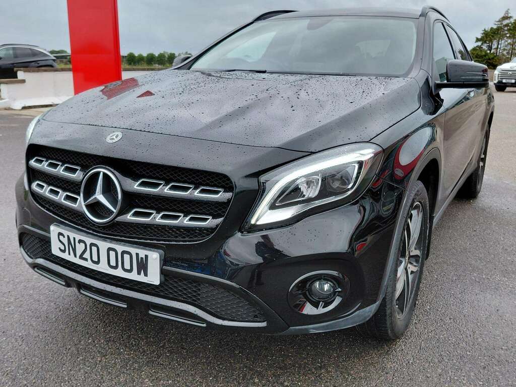 Mercedes-Benz GLA Class 180 Urban Edition #4