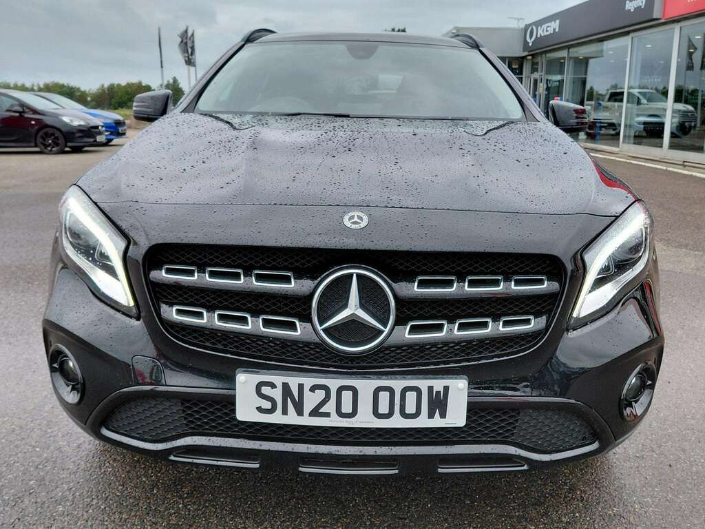 Mercedes-Benz GLA Class 180 Urban Edition #3