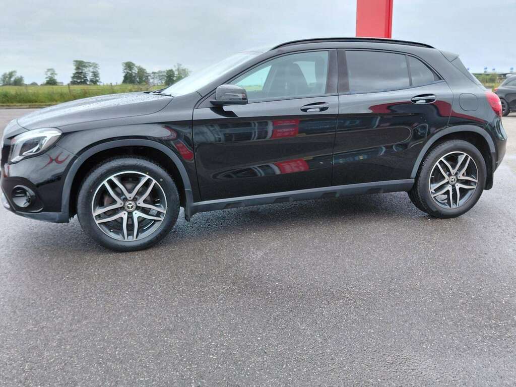 Mercedes-Benz GLA Class 180 Urban Edition #6