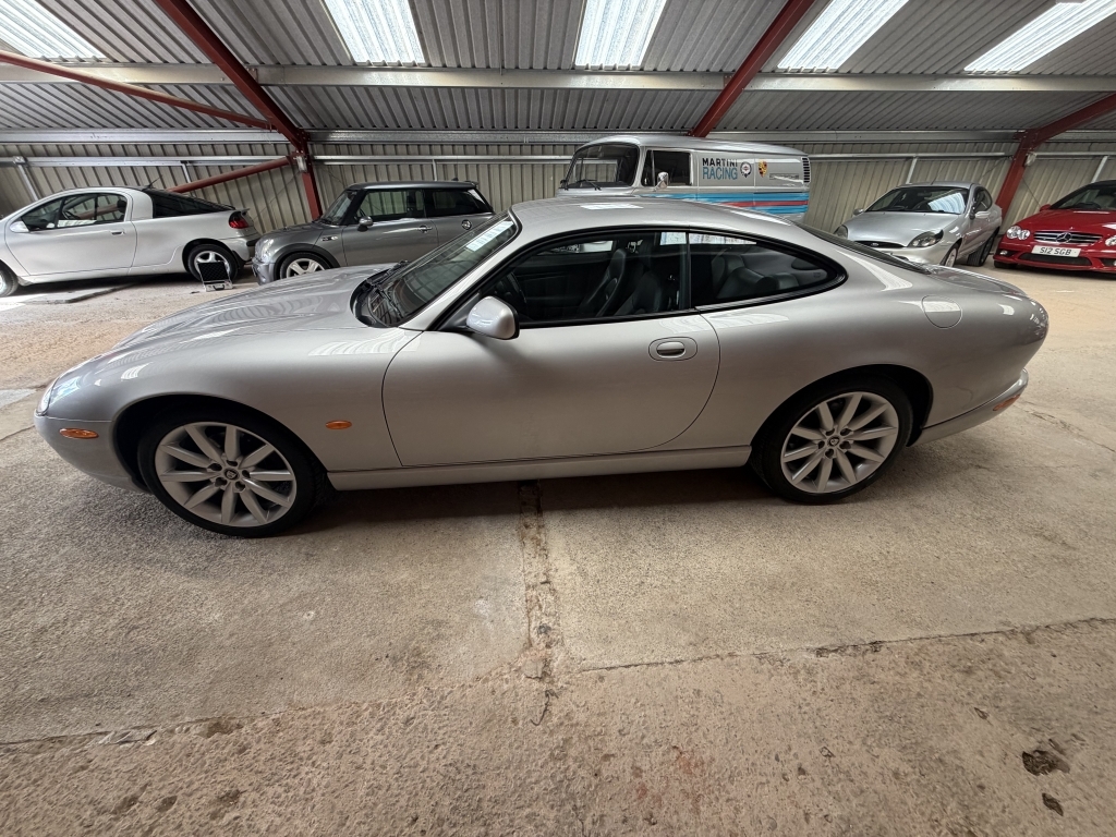 Jaguar XK8 4.2 Coupe Silver #6