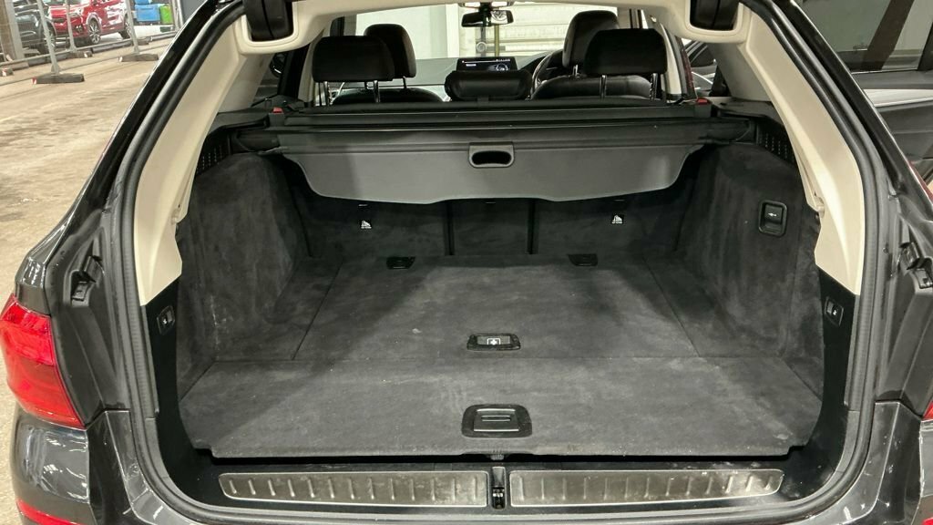 BMW 5 Series 2L Se Grey
