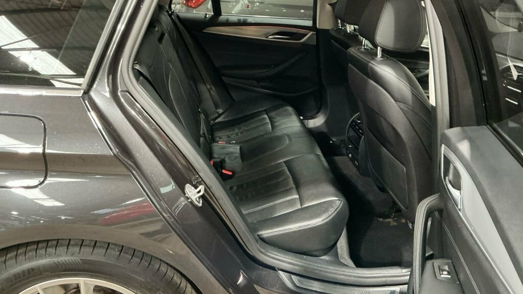 BMW 5 Series 2L Se Grey #4
