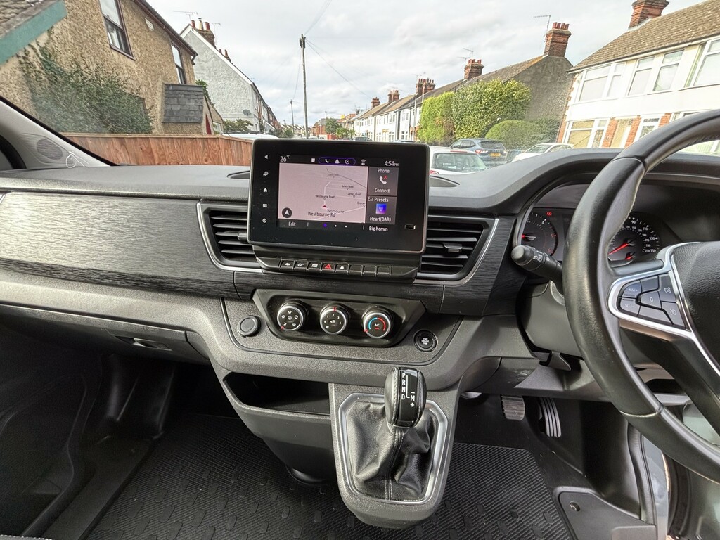 Nissan Primastar Acenta White #7