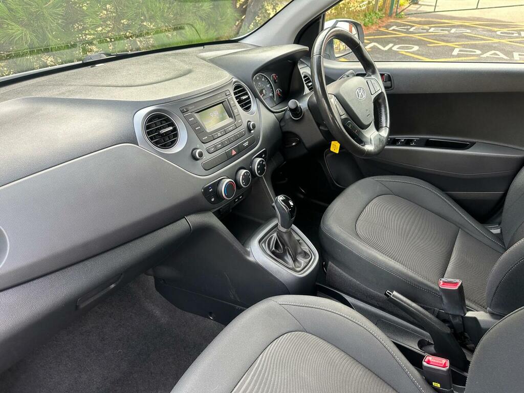 Hyundai I10 Hatchback White #19