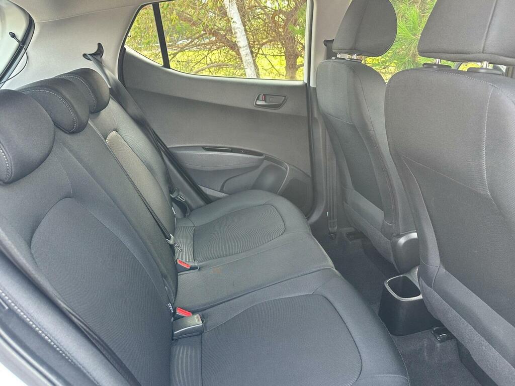 Hyundai I10 Hatchback White #9