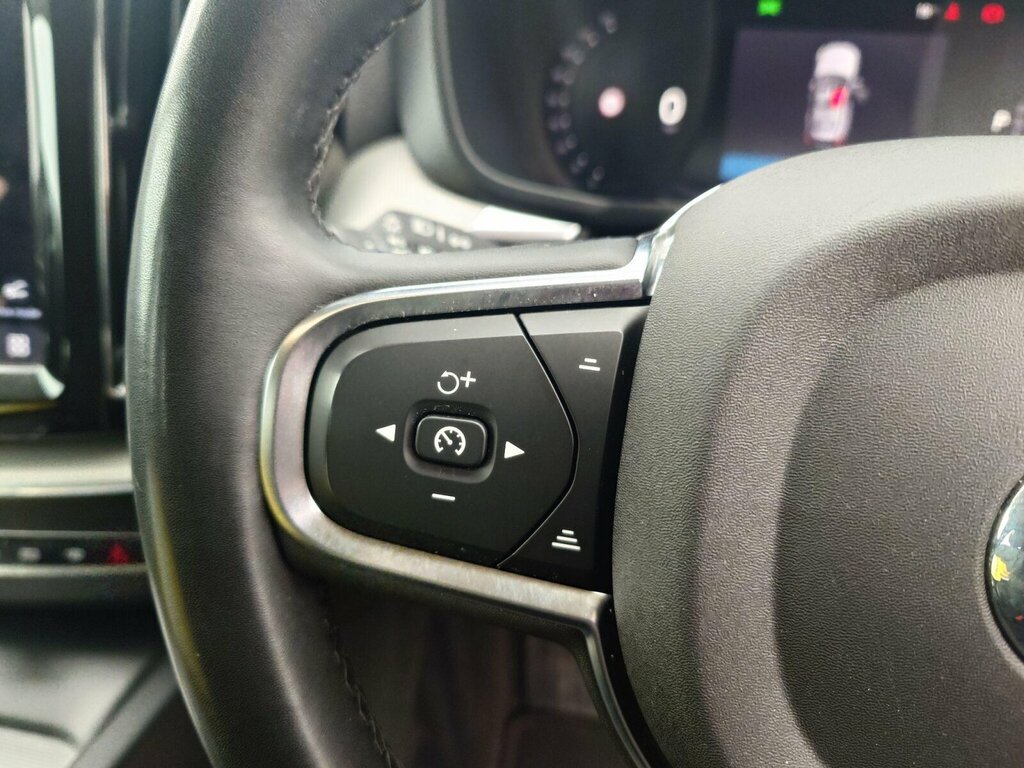 Volvo XC60 Plus B5 Awd 250 Hp Black #37