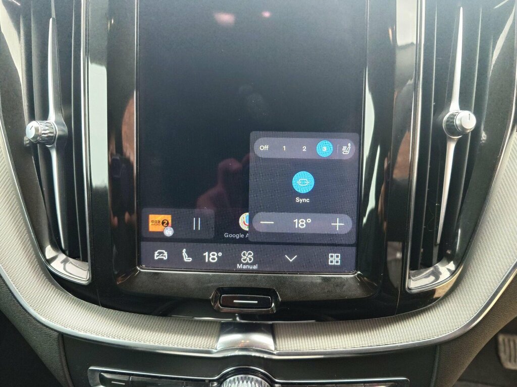 Volvo XC60 Plus B5 Awd 250 Hp Black #40