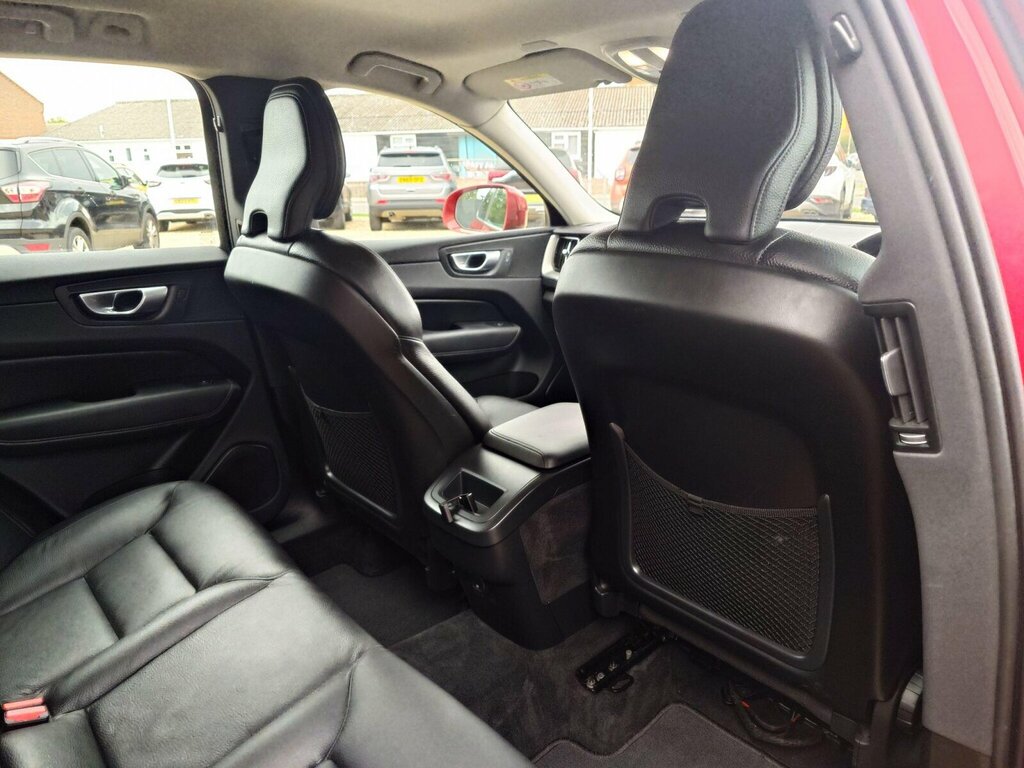 Volvo XC60 Plus B5 Awd 250 Hp Black #29