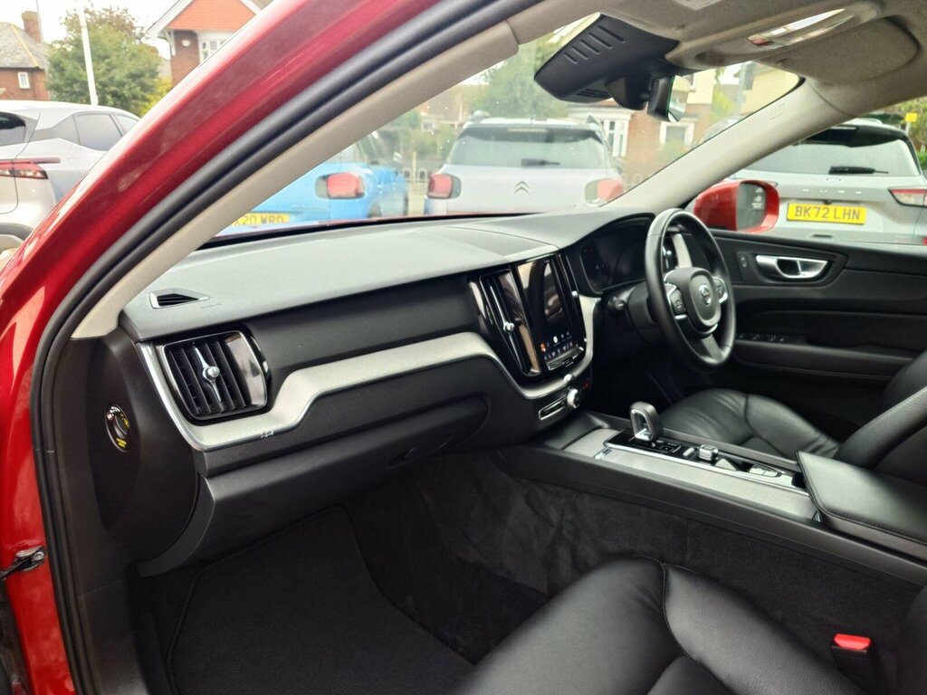 Volvo XC60 Plus B5 Awd 250 Hp Black #18