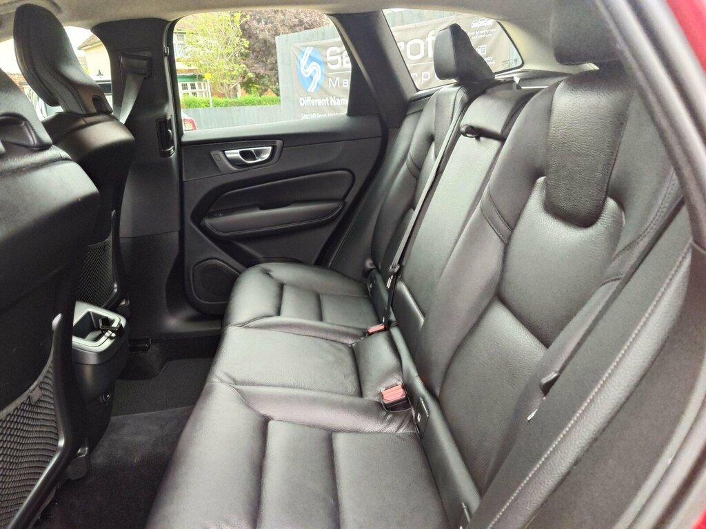 Volvo XC60 Plus B5 Awd 250 Hp Black #25