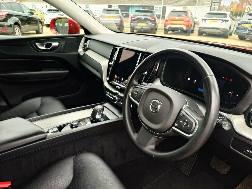 Volvo XC60 Plus B5 Awd 250 Hp Black #33