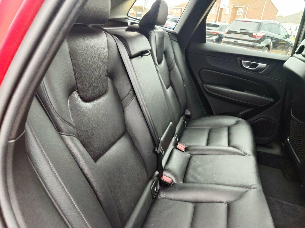 Volvo XC60 Plus B5 Awd 250 Hp Black #27