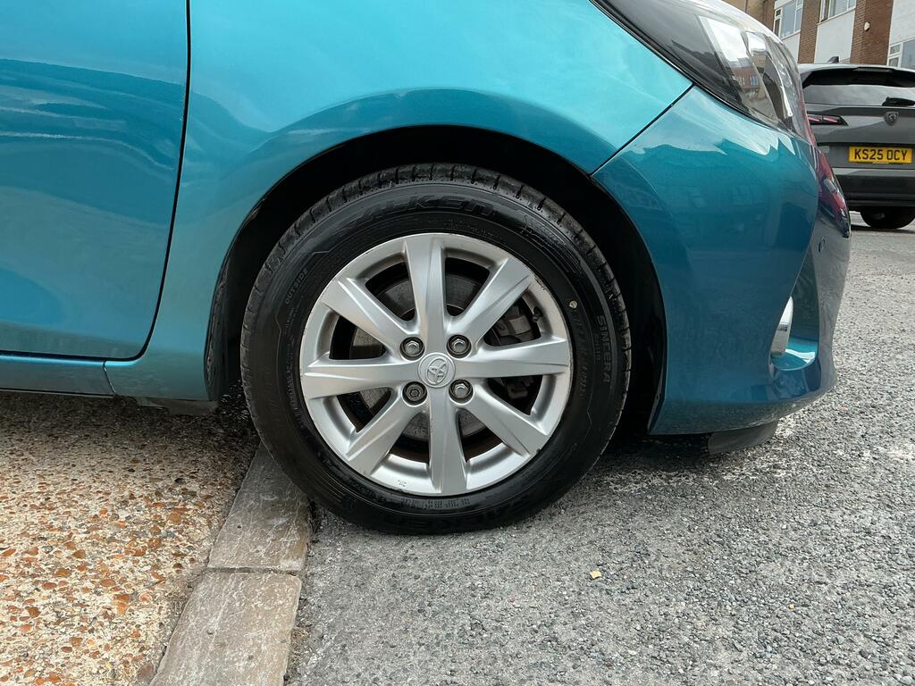 Toyota Yaris 1.5 Vvt-h Icon Plus Hatchback Hybrid Cv Blue #4