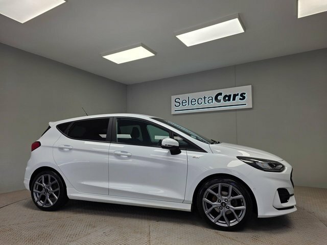 Ford Fiesta 1.0T Ecoboost St-line Hatchback White #4
