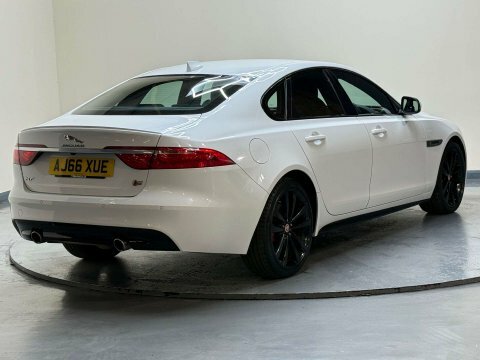 Jaguar XF 3.0 Xf V6 White #5