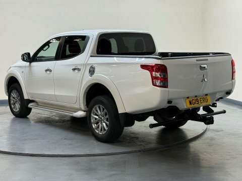 Mitsubishi L200 2.4 L200 Titan WG19ERU White #6