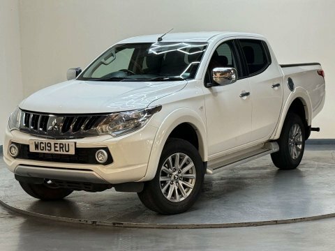 Mitsubishi L200 2.4 L200 Titan WG19ERU White #2